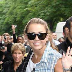 Miley Cyrus: Bonjour, Paris!