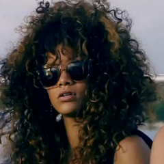 Rihanna - Cheers (Drink To That) 　[Official Music Video]